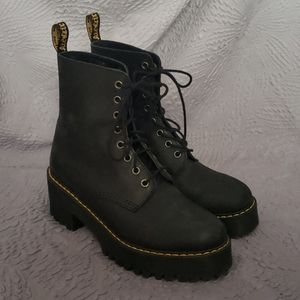Dr. Martens shriver hi